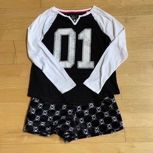 Pajama Set with Fleece Shorts - Size LARGE